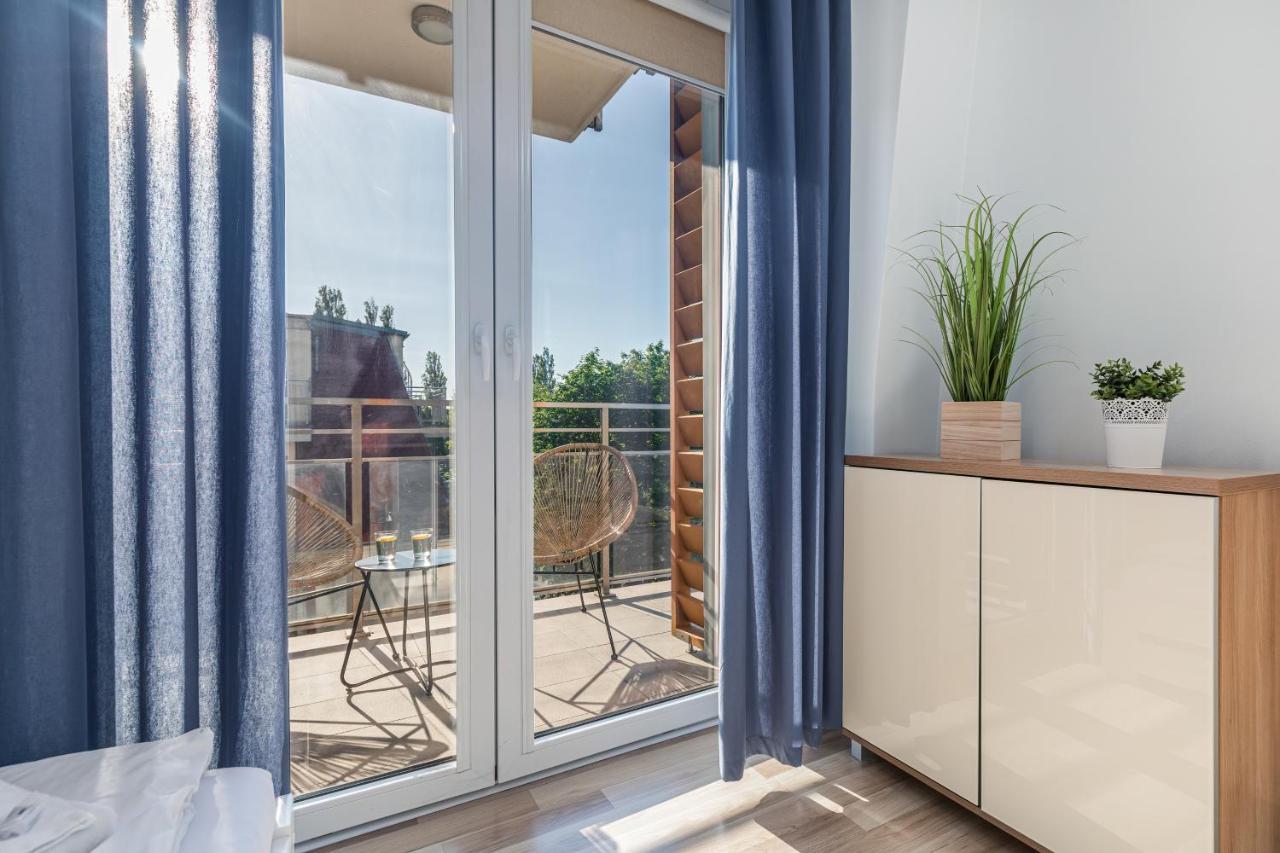 Apartamenty Feniks By Noclegi Renters Свиноуйсьце Экстерьер фото